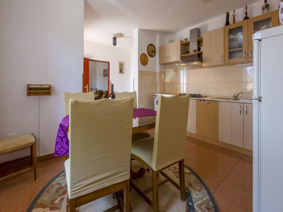 Private kitchen | Fridge, microwave, stovetop, espresso maker