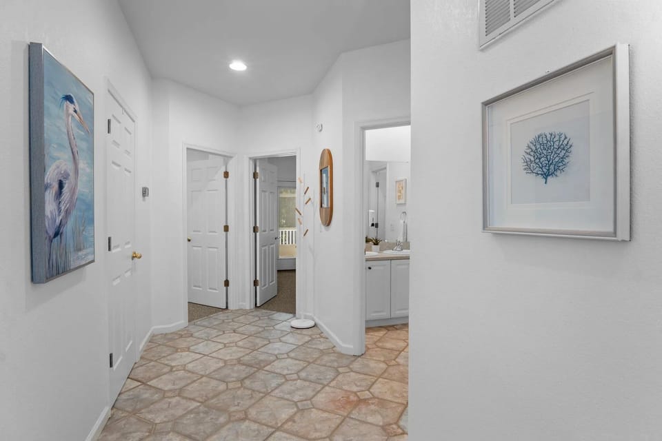 MB53: Moondance | Bottom Level Hallway