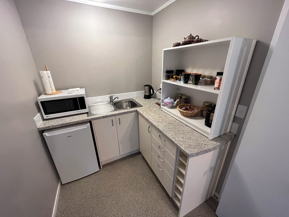 Serengeti Suite | Iron/ironing board, free WiFi, bed sheets