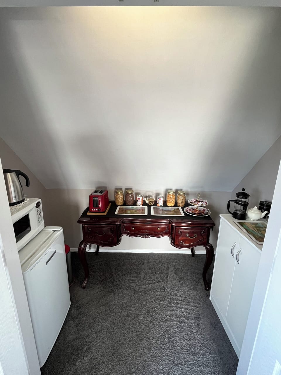 Windsor Room  | Iron/ironing board, free WiFi, bed sheets