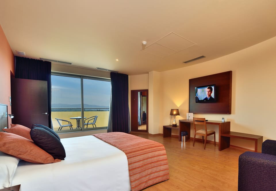Minibar, in-room safe, desk, blackout drapes