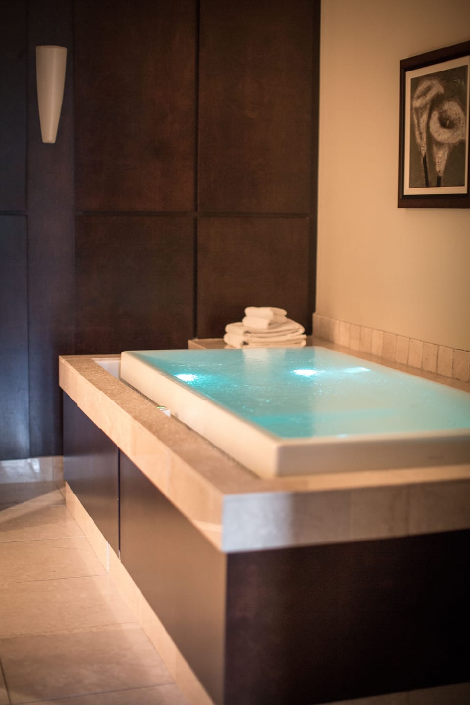 Suite Spa, 1 King Bed + 1 Double Sofa Bed | Bathroom | Free toiletries, hair dryer, bathrobes, slippers
