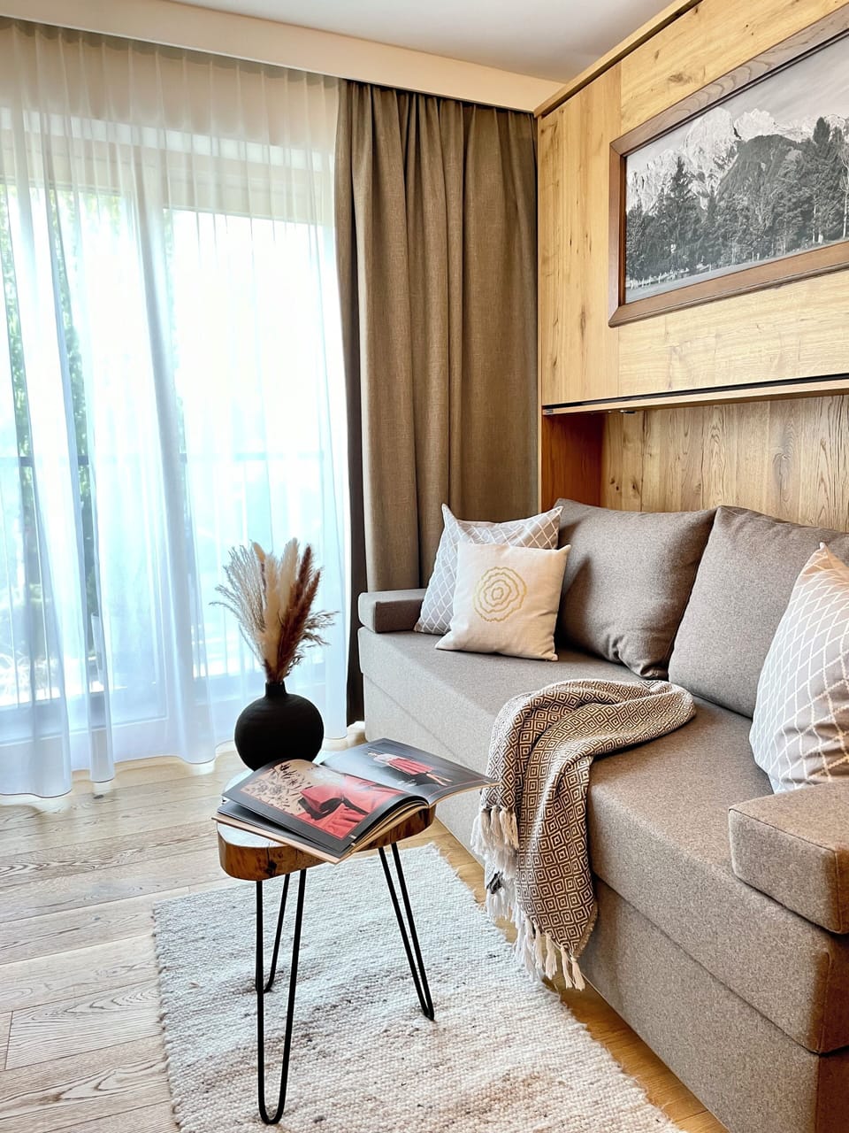 Superior Double Room | Living area | Flat-screen TV