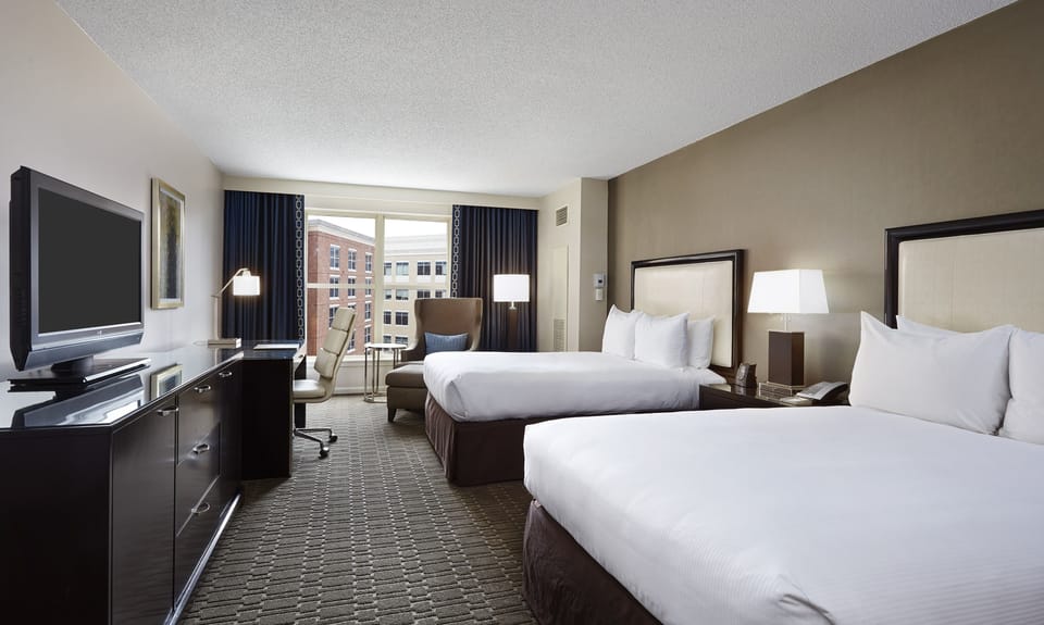 Premium bedding, in-room safe, desk, laptop workspace