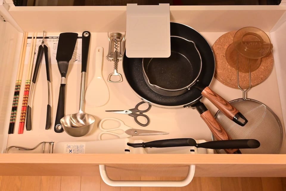 House, 2 Bedrooms | Private kitchenette | Fridge, microwave, stovetop, electric kettle
