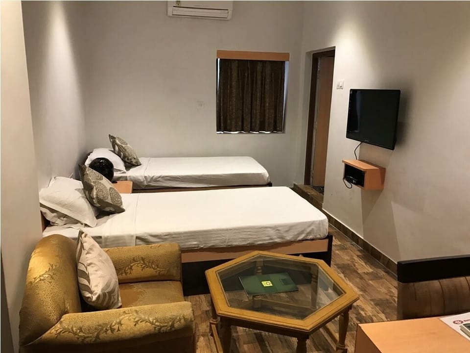 Deluxe Double or Twin Room | Free WiFi, bed sheets