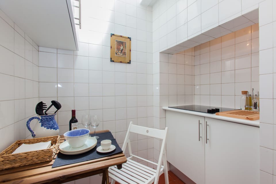 Apartment, 1 Bedroom | Private kitchen | Full-size fridge, microwave, stovetop, espresso maker