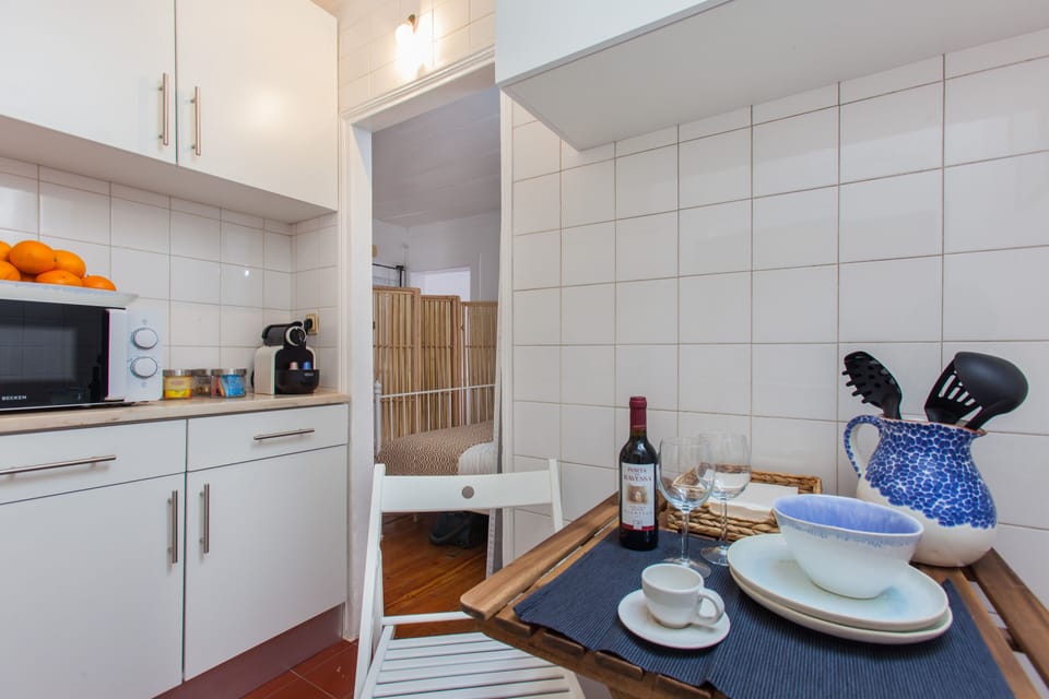 Apartment, 1 Bedroom | Private kitchen | Full-size fridge, microwave, stovetop, espresso maker