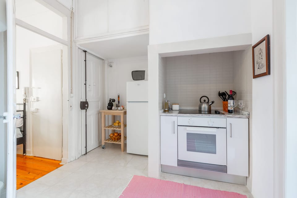 Apartment, 2 Bedrooms | Private kitchen | Microwave, oven, stovetop, espresso maker