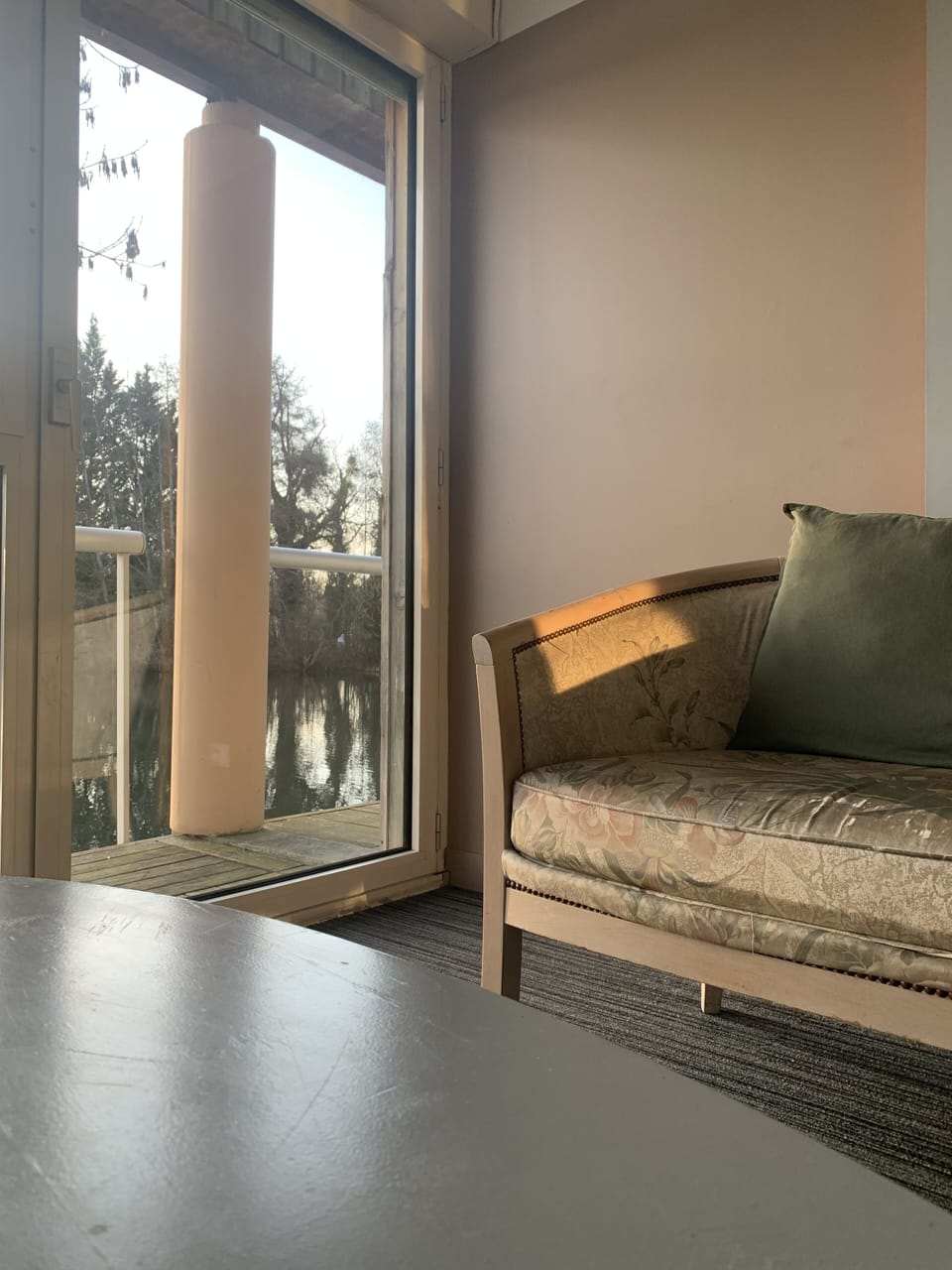 Family Room | Desk, soundproofing, iron/ironing board, free WiFi