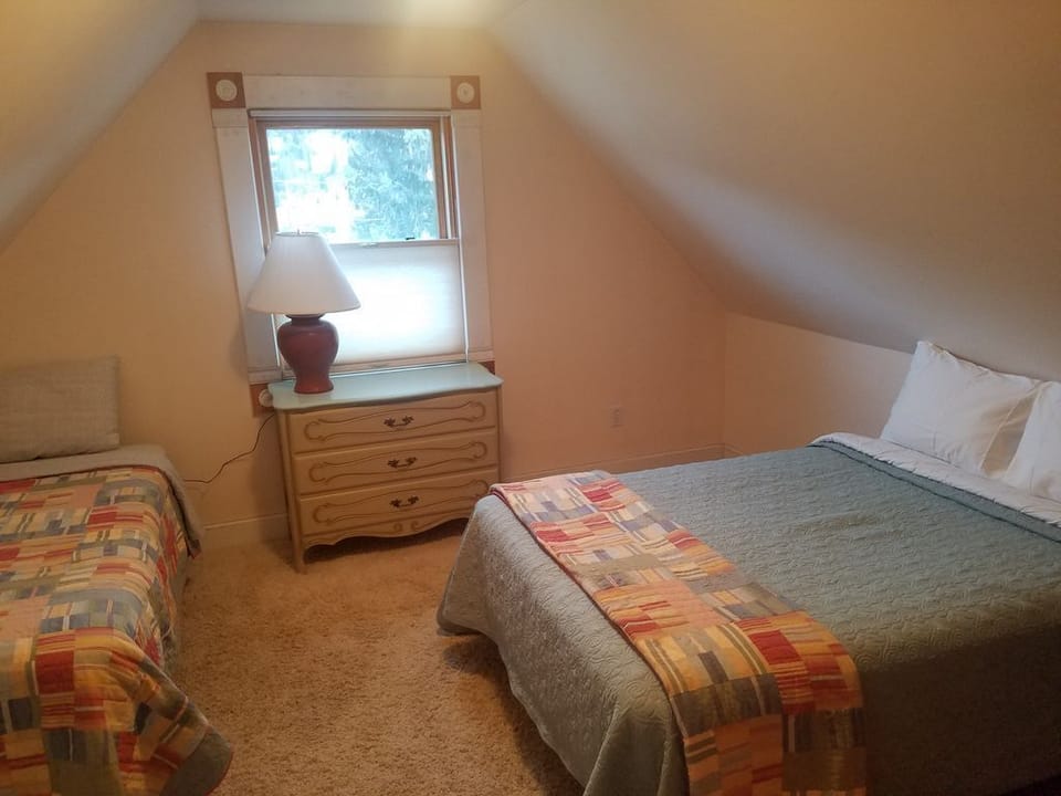 2nd bedroom on 3rd floor 