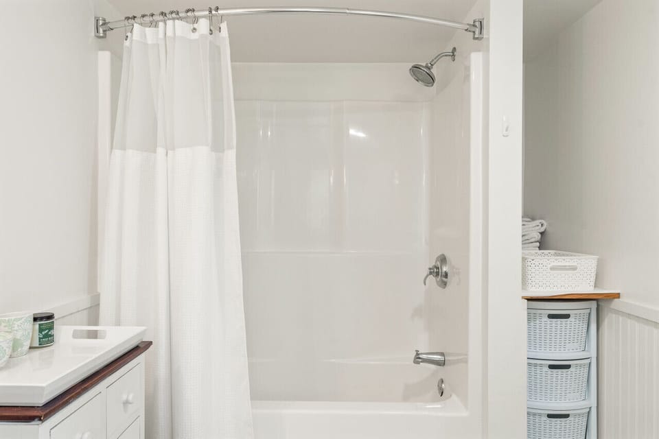 Full bathroom on the main floor