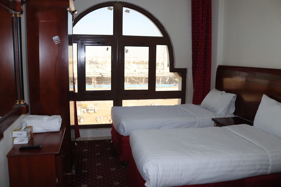 Standard Double Room (Haram View) | Desk, WiFi (free), bed sheets