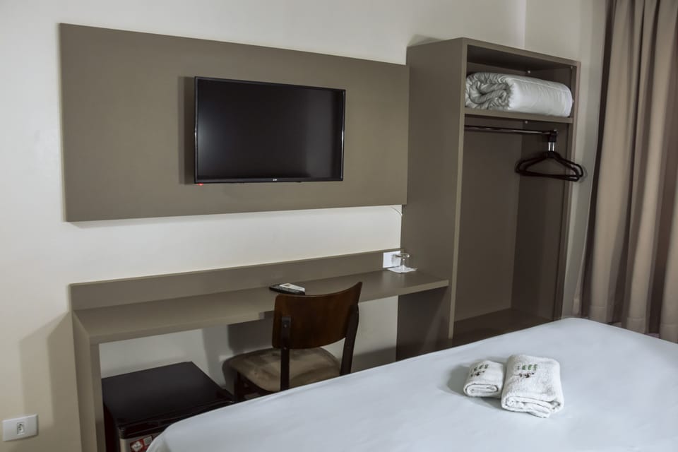 Luxury Room | Free WiFi, bed sheets