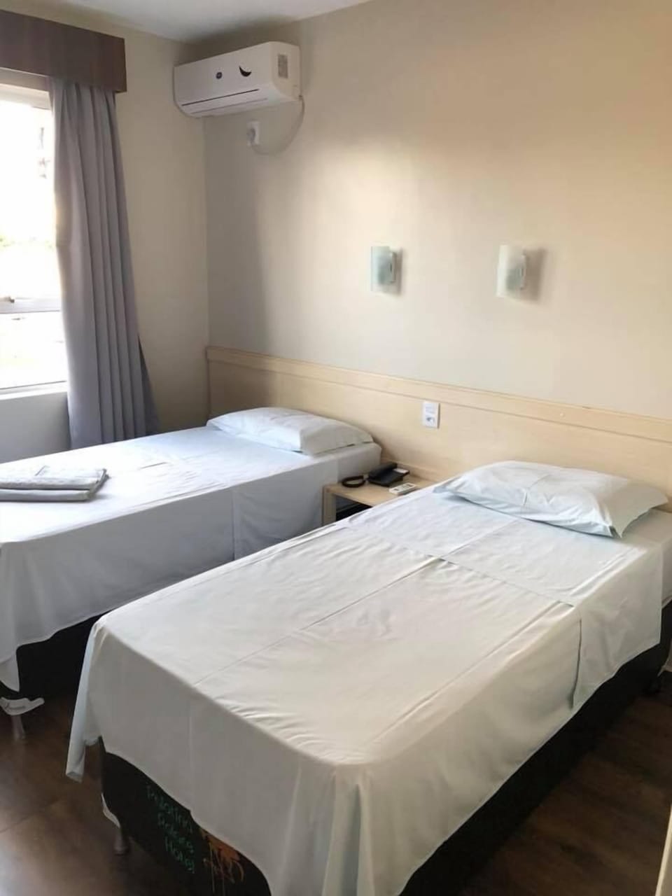Free WiFi, bed sheets