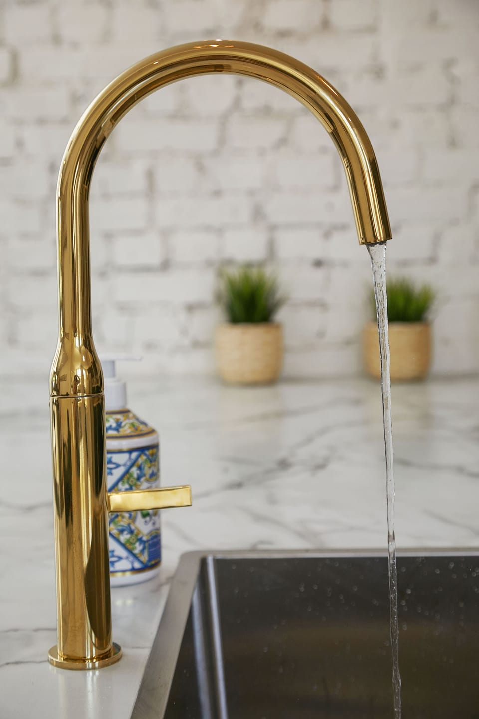 Kitchen faucet 