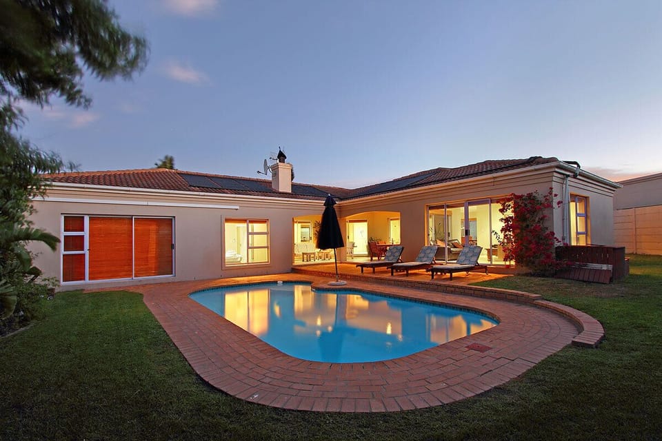 House (4 Bedrooms) | Front of property