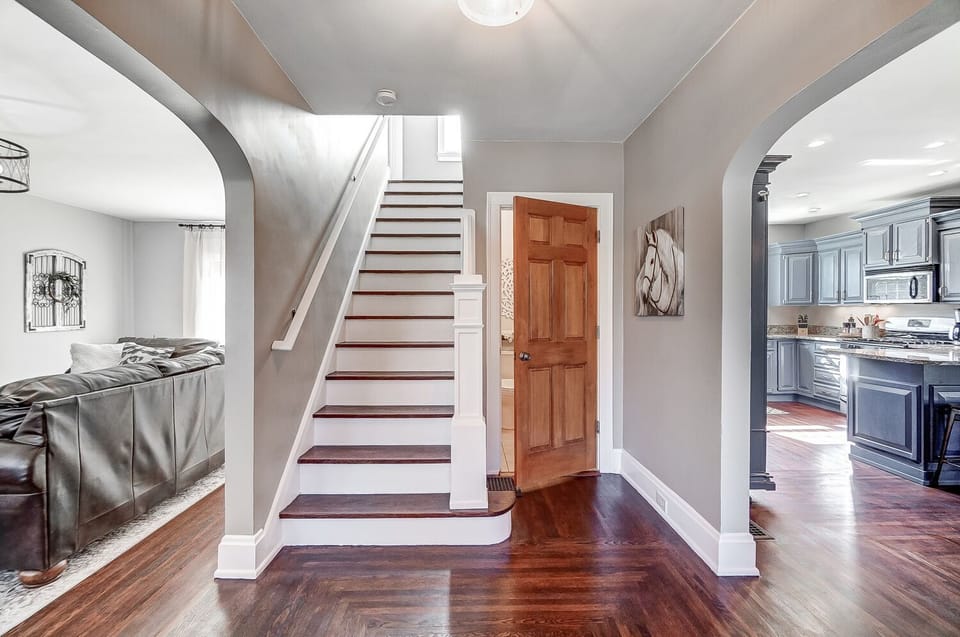 Entry way and stairs to 2nd floor
