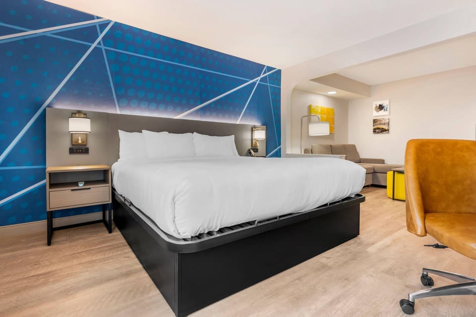 Premium bedding, individually furnished, desk, soundproofing
