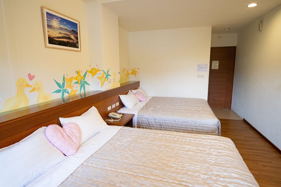 Quadruple Room | Desk, free WiFi, bed sheets