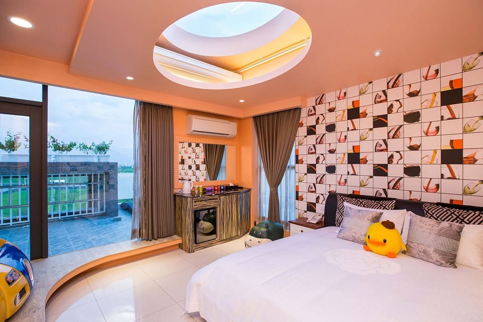 Superior Triple Room | Individually decorated, individually furnished, desk, blackout drapes