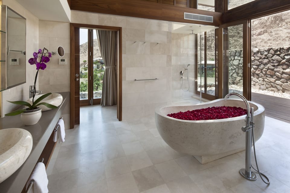 Rainfall showerhead, free toiletries, hair dryer, bathrobes