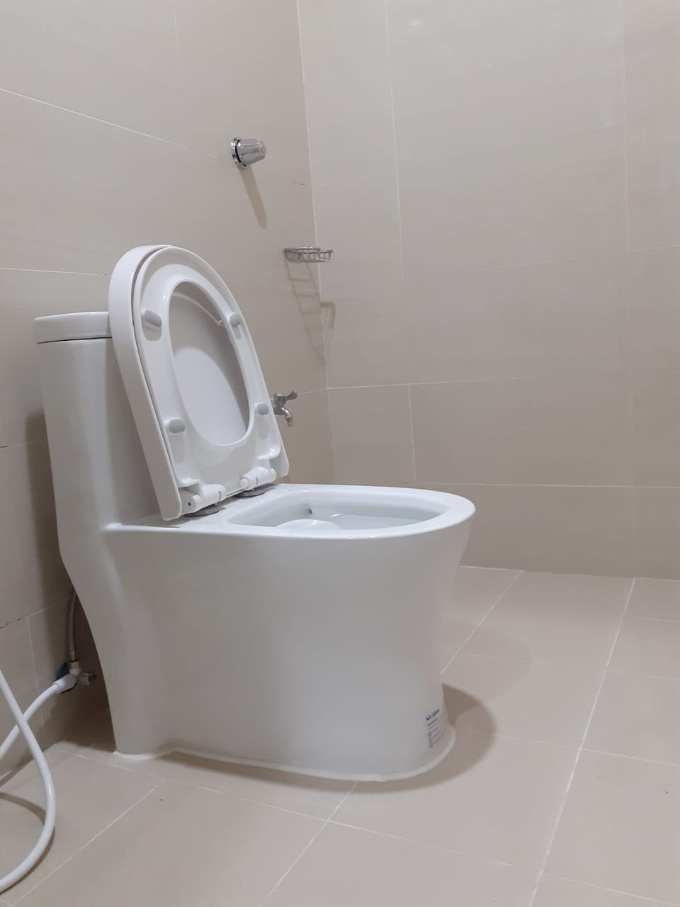 Family Room | Bathroom | Shower, free toiletries, slippers, towels
