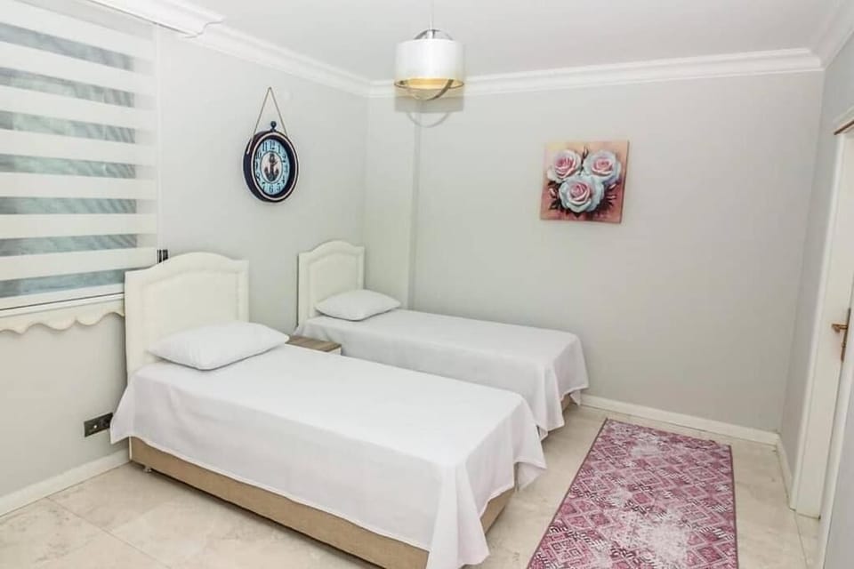 Business Villa, 4 Bedrooms | 4 bedrooms, premium bedding, down comforters, desk