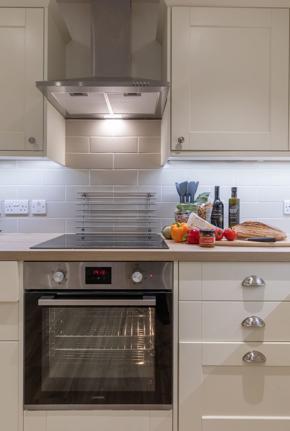 Cottage, 2 Bedrooms | Private kitchen | Full-size fridge, microwave, oven, stovetop
