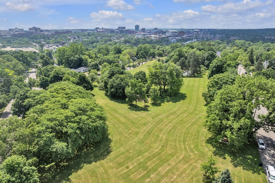 The lush and colorful Hunt Park is only a block away.