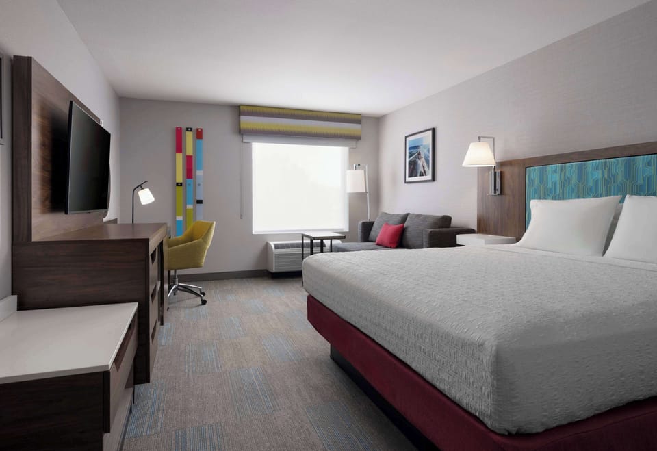 Hypo-allergenic bedding, in-room safe, desk, laptop workspace