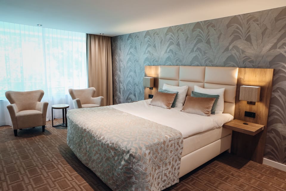 In-room safe, desk, cribs/infant beds, rollaway beds