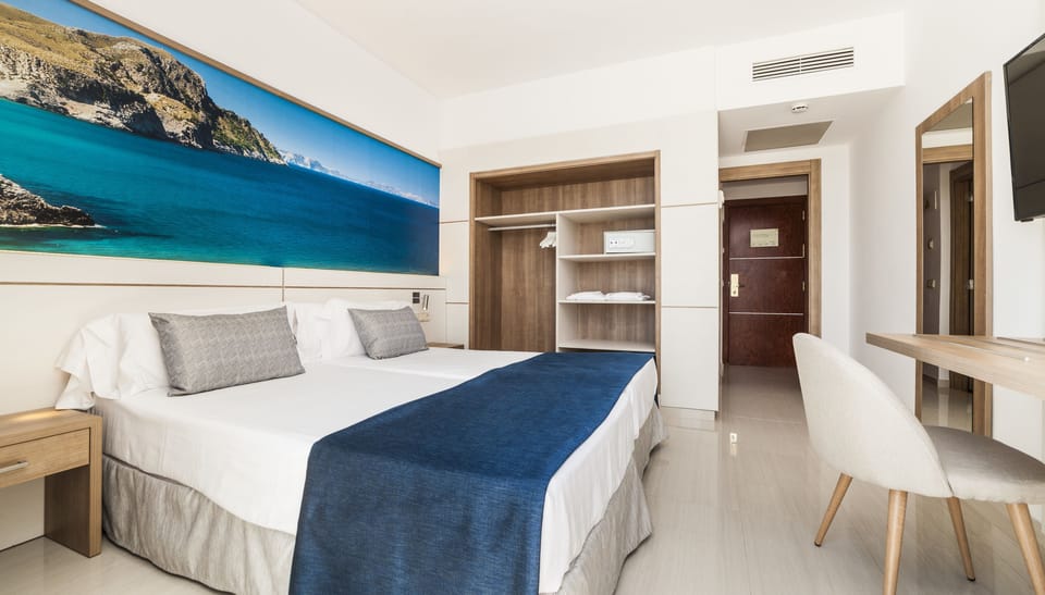 Standard Room | Blackout drapes, free WiFi, bed sheets