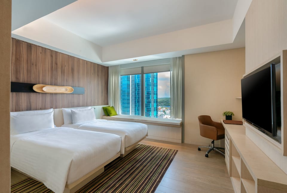 Premium bedding, in-room safe, desk, laptop workspace