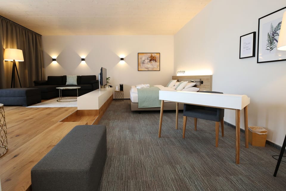 Suite, Terrace | Desk, blackout drapes, soundproofing, iron/ironing board (on request)