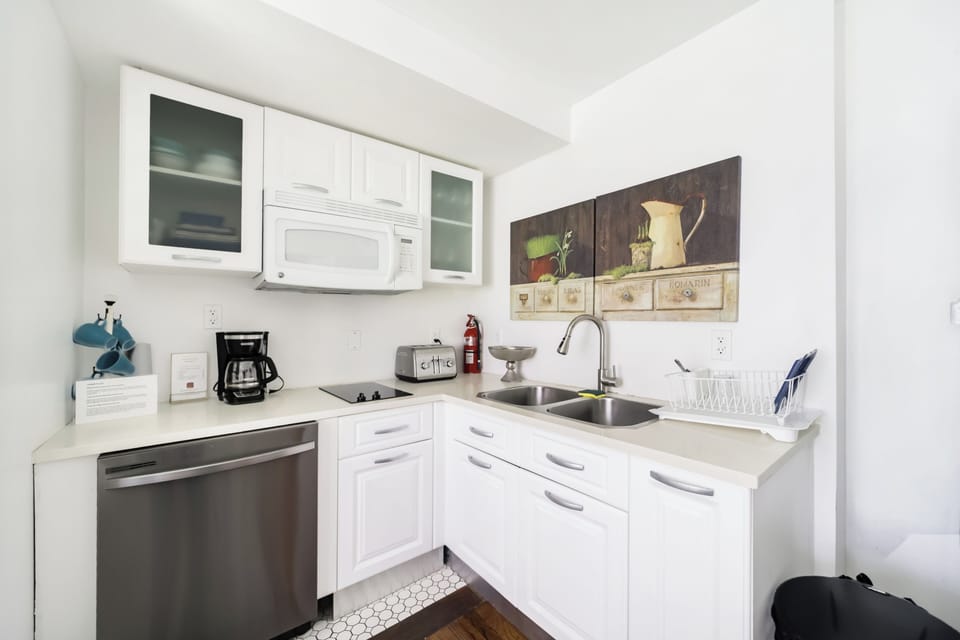 Family Apartment, 2 Bedrooms, Kitchen | Private kitchen | Mini-fridge, espresso maker