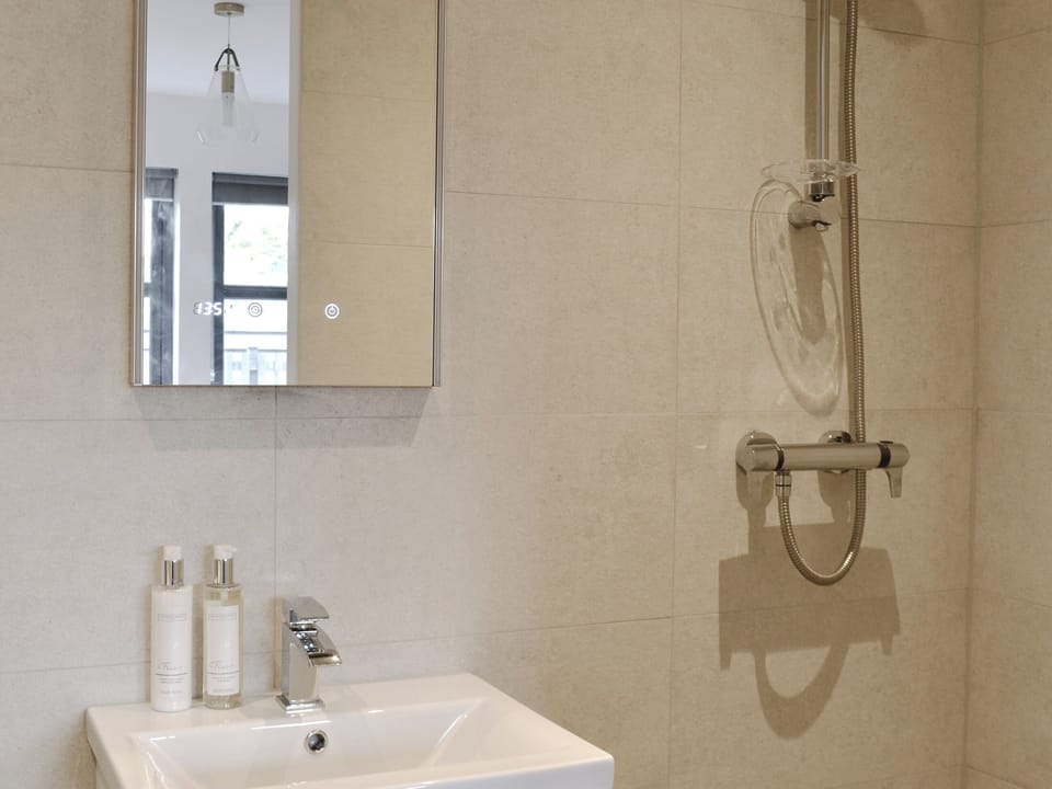 En-suite wet room | Thistlebank, Banton, near Kilsyth