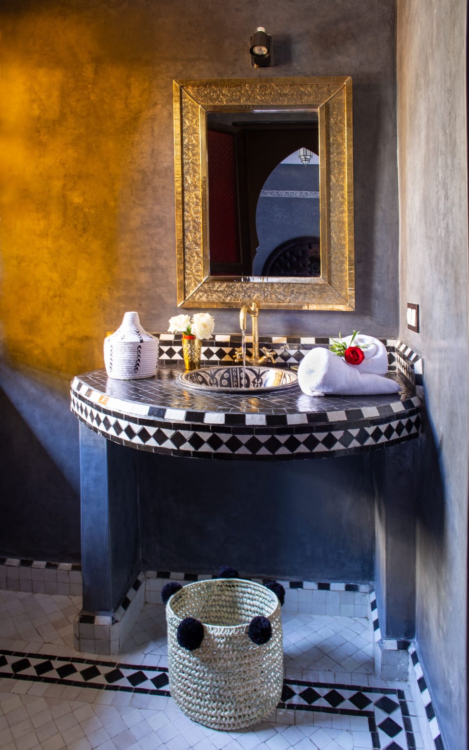Traditional Double Room (Ayyur) | Bathroom | Shower, rainfall showerhead, hair dryer, towels