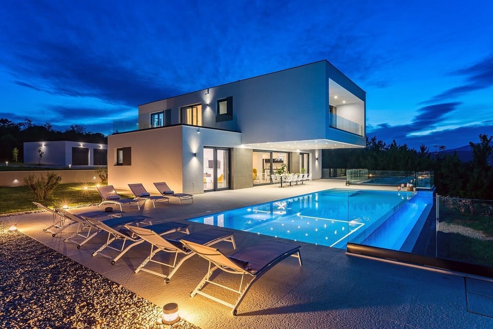 Luxury Villa Sunrise dream with heated pool, jacuzzy, tennis court, sauna, 10 pax
