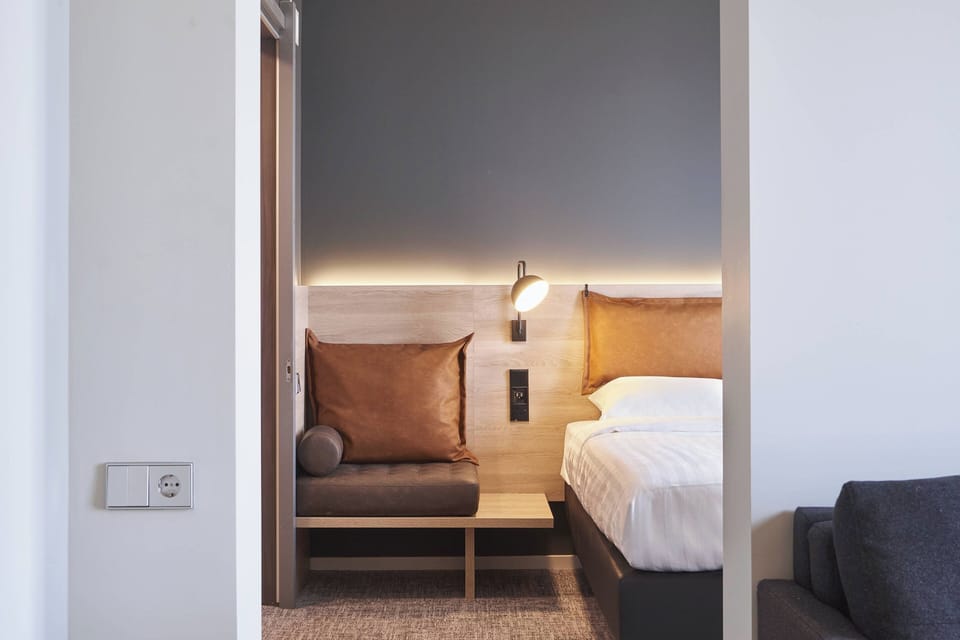 Room, 1 Queen Bed with Sofa bed | Laptop workspace, soundproofing, free WiFi, bed sheets