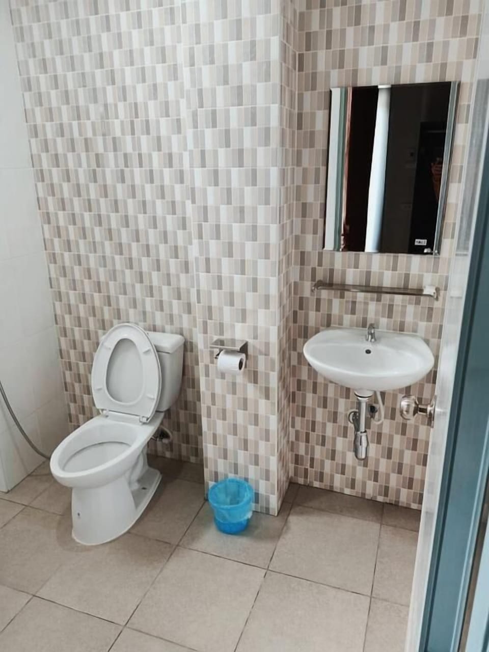 Shower, towels, soap