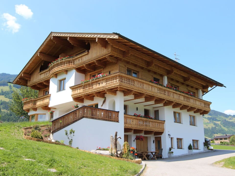 House, Property, Building, Home, Architecture, Real Estate, Roof, Estate, Cottage, Villa