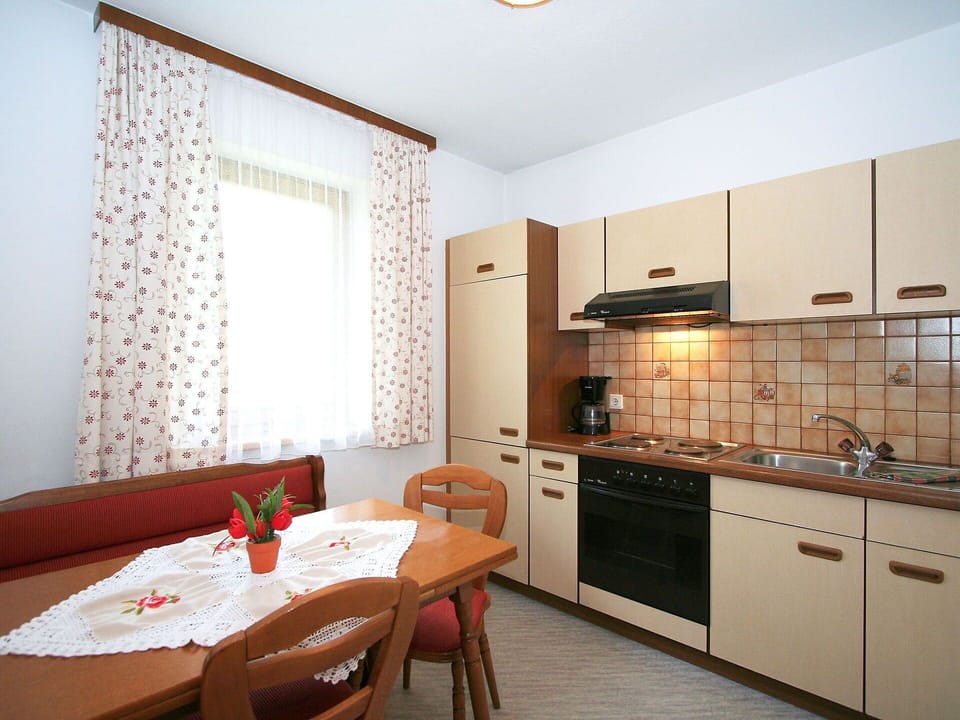 Room, Property, Furniture, Building, Interior Design, House, Tile, Real Estate, Kitchen, Cabinetry