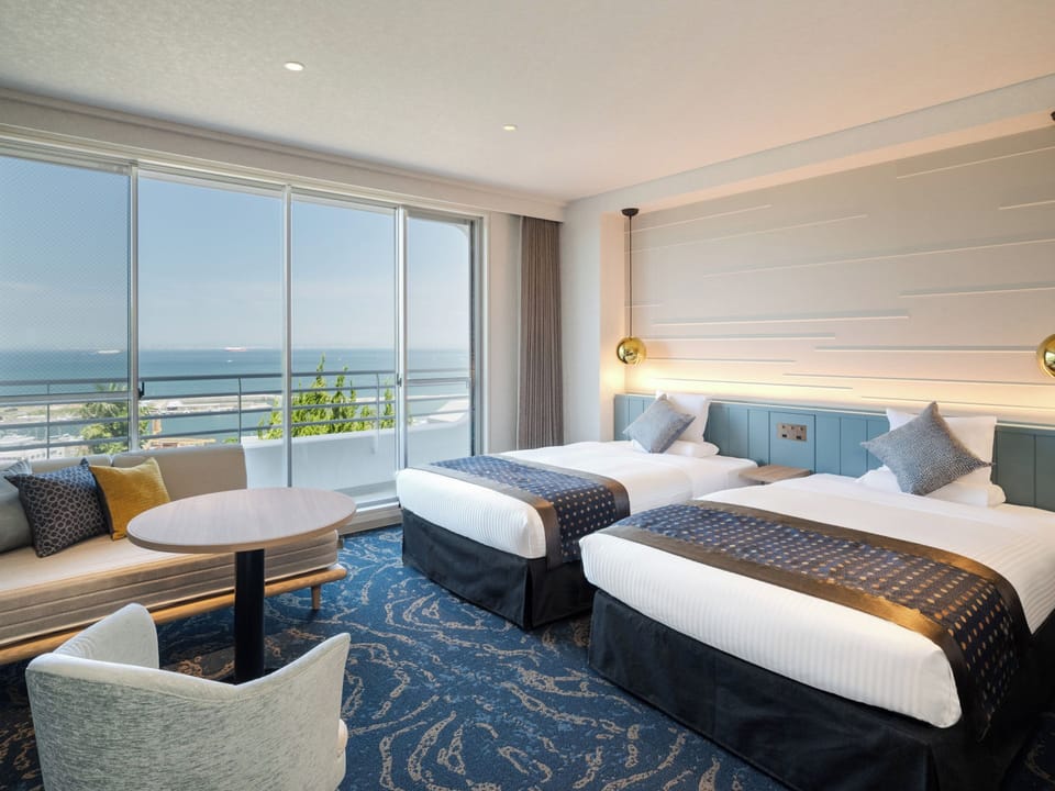 Deluxe Twin Room, Non Smoking, Ocean View (with Private Bathroom) | In-room safe, bed sheets