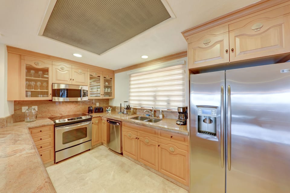 full kitchen