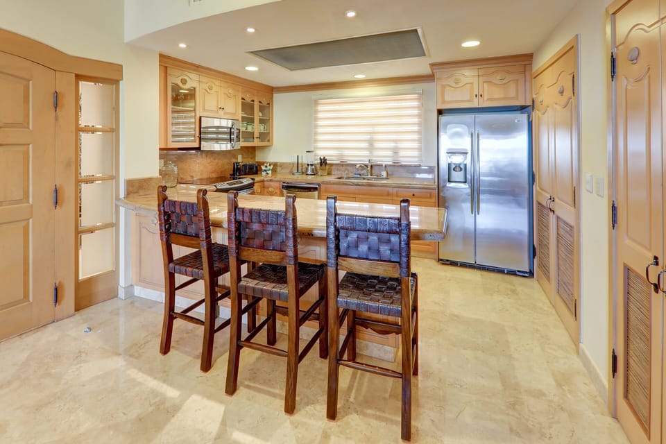full kitchen