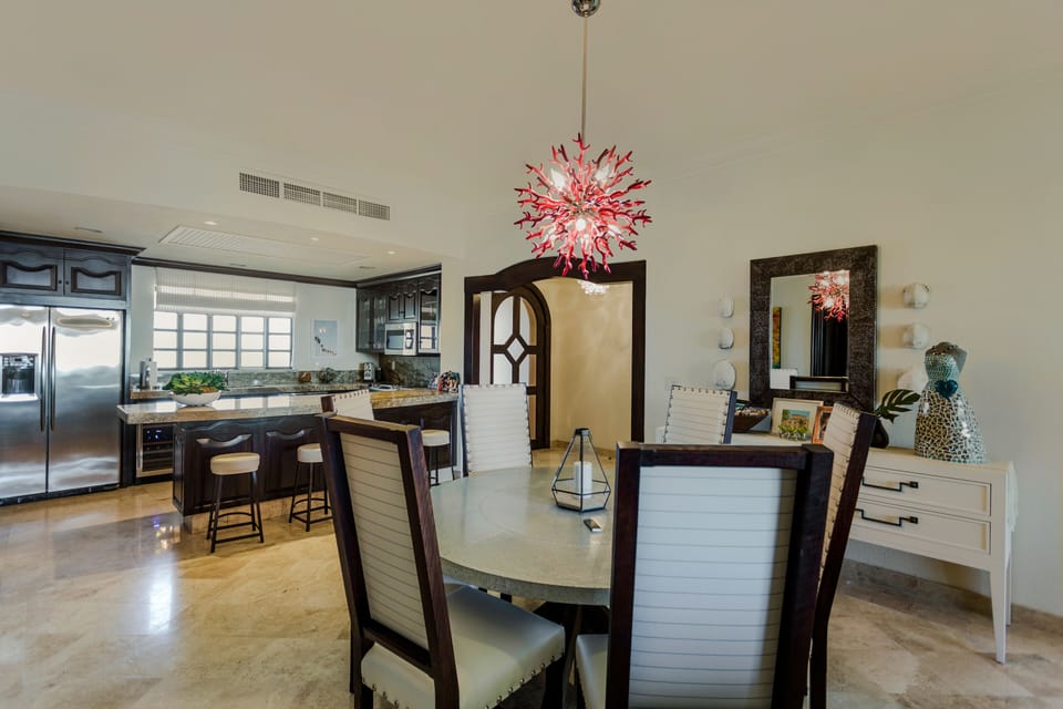 living room / dining area / dining table 