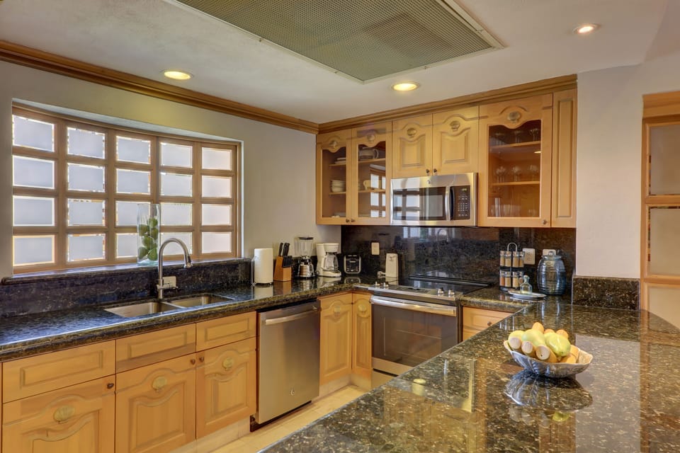 full kitchen