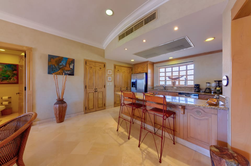 full kitchen