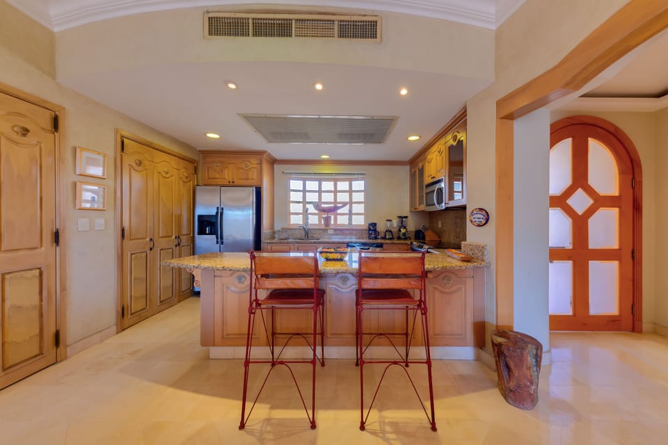 full kitchen